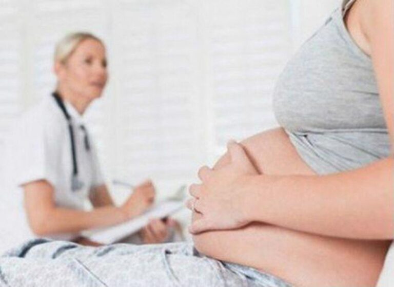 Thông tin cần biết về tiêm vắc xin cúm khi mang thai