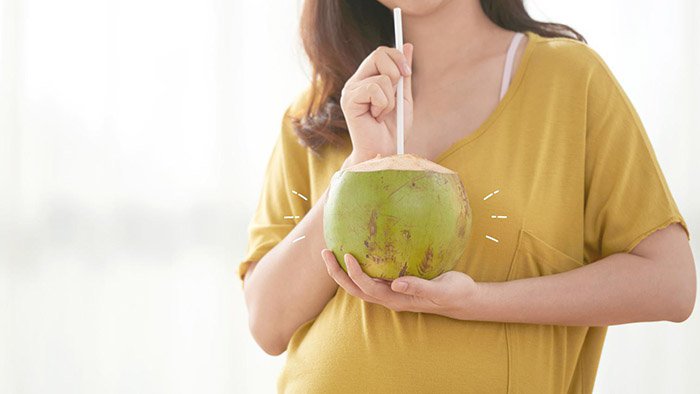 Có thai uống nước dừa được không?