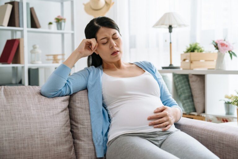Vì sao bạn đau đầu khi mang thai tháng thứ 4?