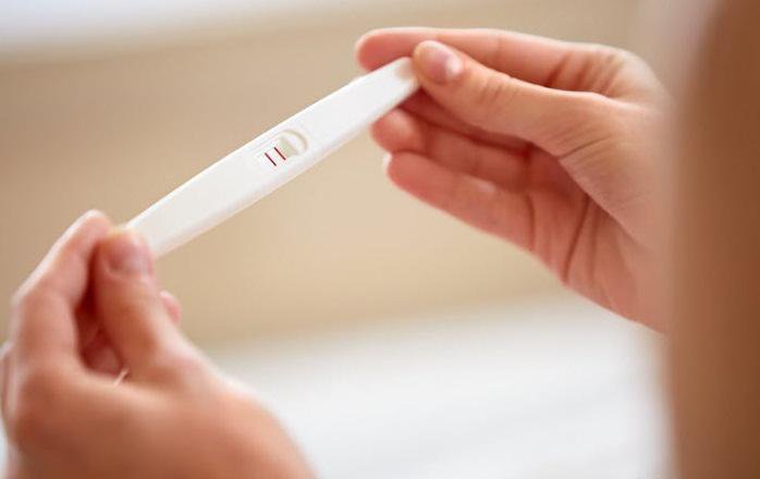 Mang thai giả khi thử thai có lên 2 vạch không?