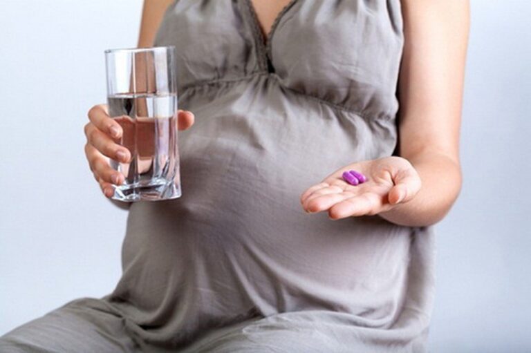 Lưu ý với kháng sinh dùng cho phụ nữ có thai