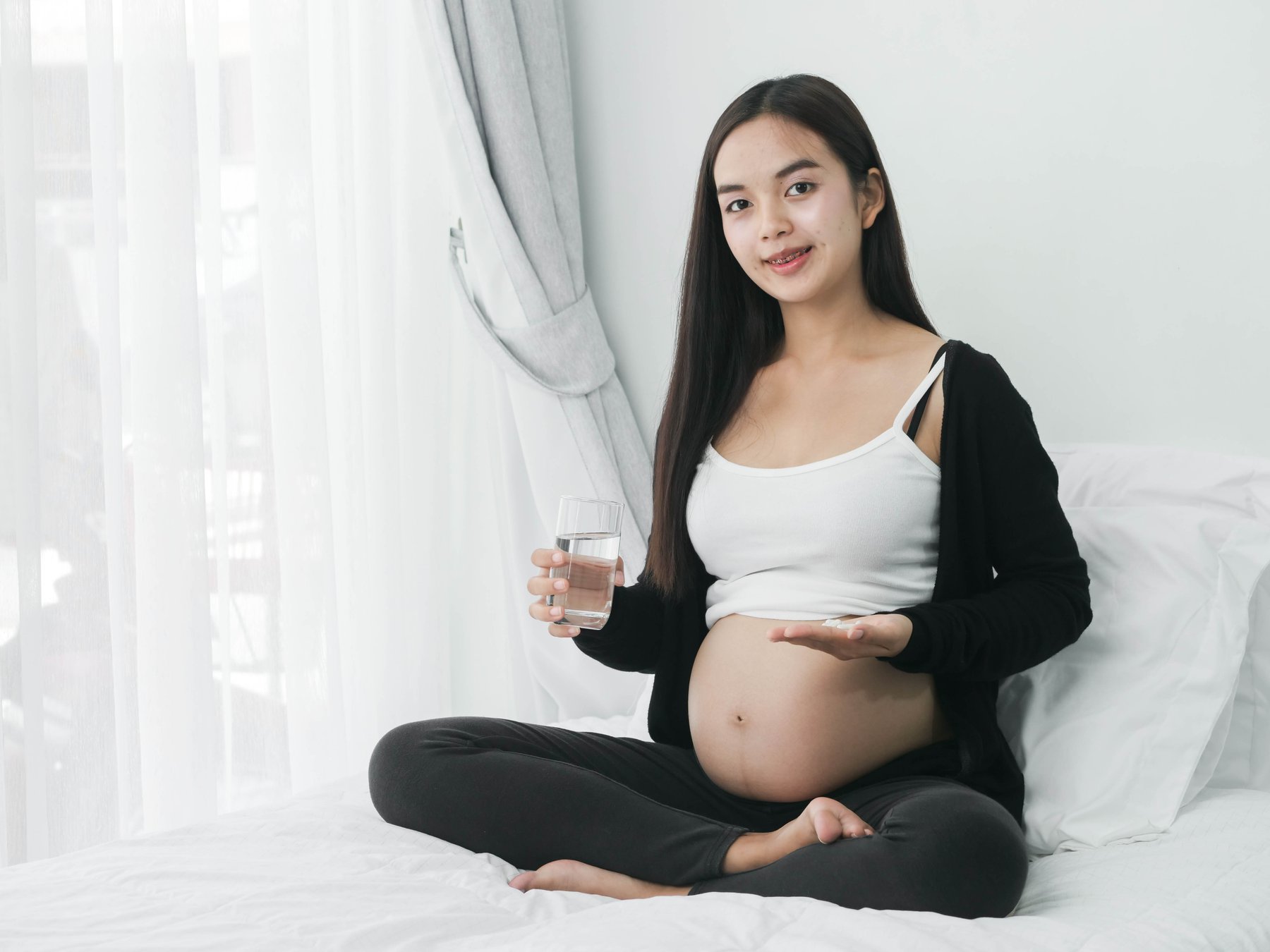 Uống thuốc trong khi mang thai: Những điều lưu ý
