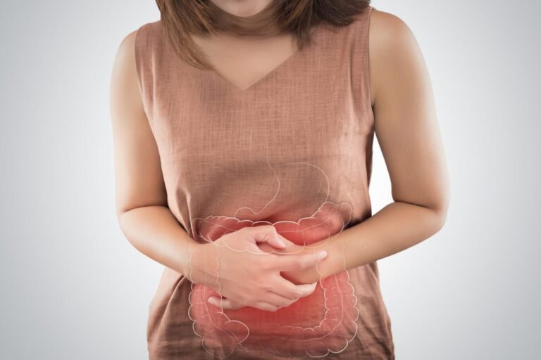 Đau cơ bụng sau khi đi tiểu ở bà bầu 2 tháng báo hiệu điều gì?
