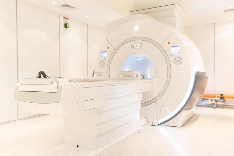 Mang thai 27 tuần có chụp MRI khớp gối được không?