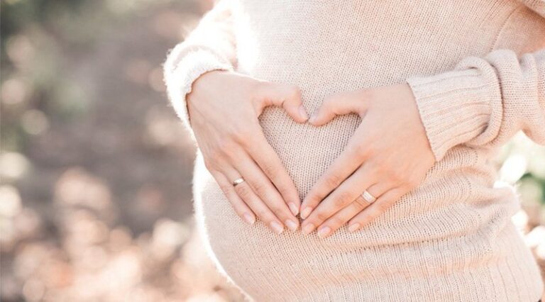 Mang thai hơn 40 tuần chưa có dấu hiệu chuyển dạ có sao không?