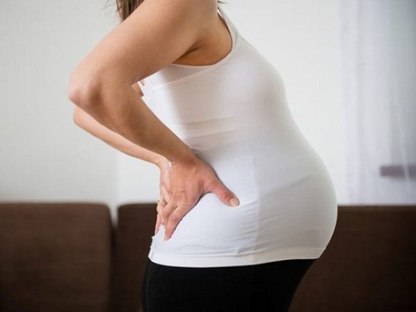 Đau quặn bụng kèm nặng phần hông khi mang thai 36 tuần có sao không?
