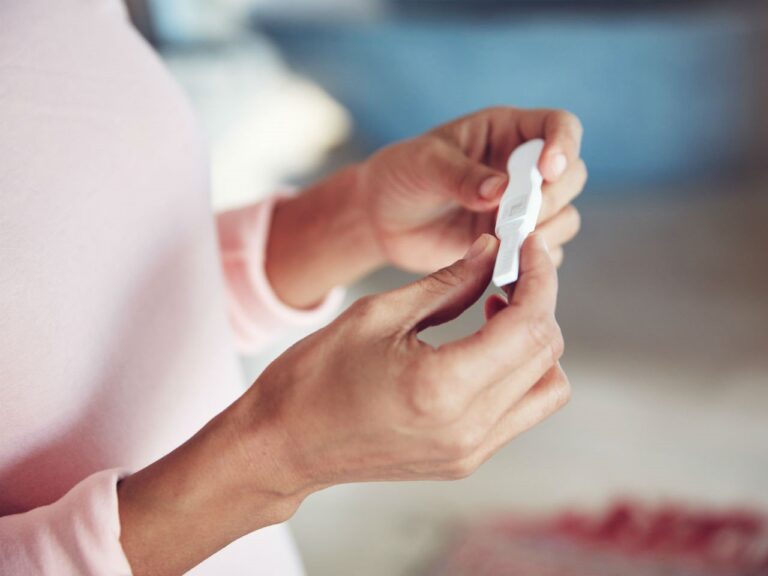 Tử cung ngả trước có ảnh hưởng đến việc mang thai không?