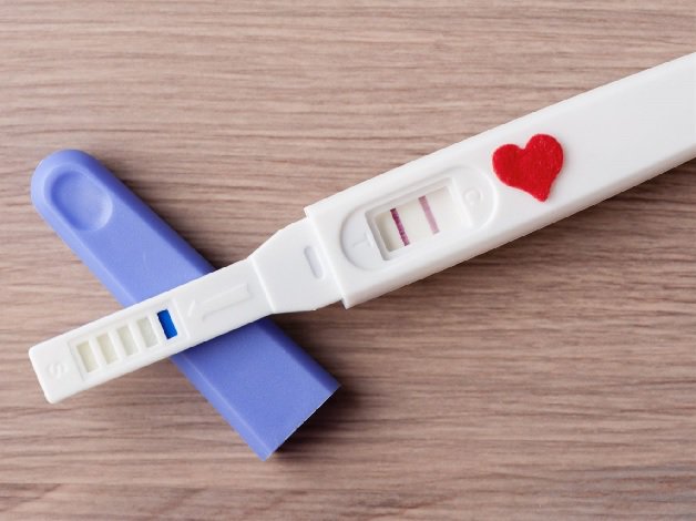 Chảy máu âm đạo khi thử thai 2 vạch kèm nồng độ HCG cao nên làm gì?