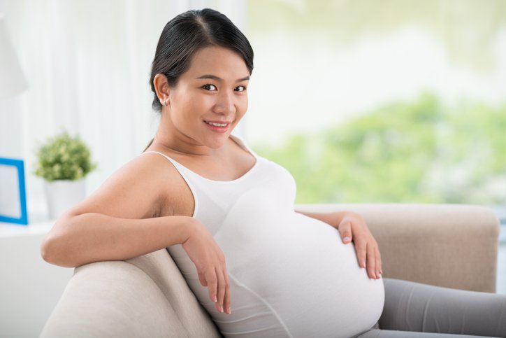 Dùng thuốc điều trị mụn khi mang thai có sao không?