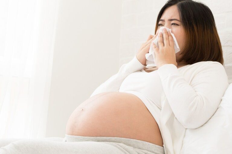 Mang thai có triệu chứng cảm, sổ mũi, đau họng liệu có uống sủi hạ sốt được không?