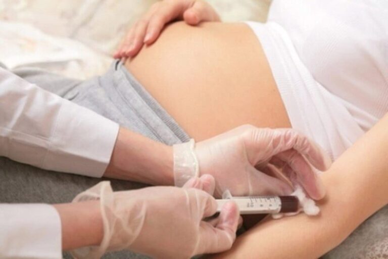 Thai 31 tuần xét nghiệm CMV IgG 453.9UmL, CMV IgM 14 NTU có ảnh hưởng đến em bé không?